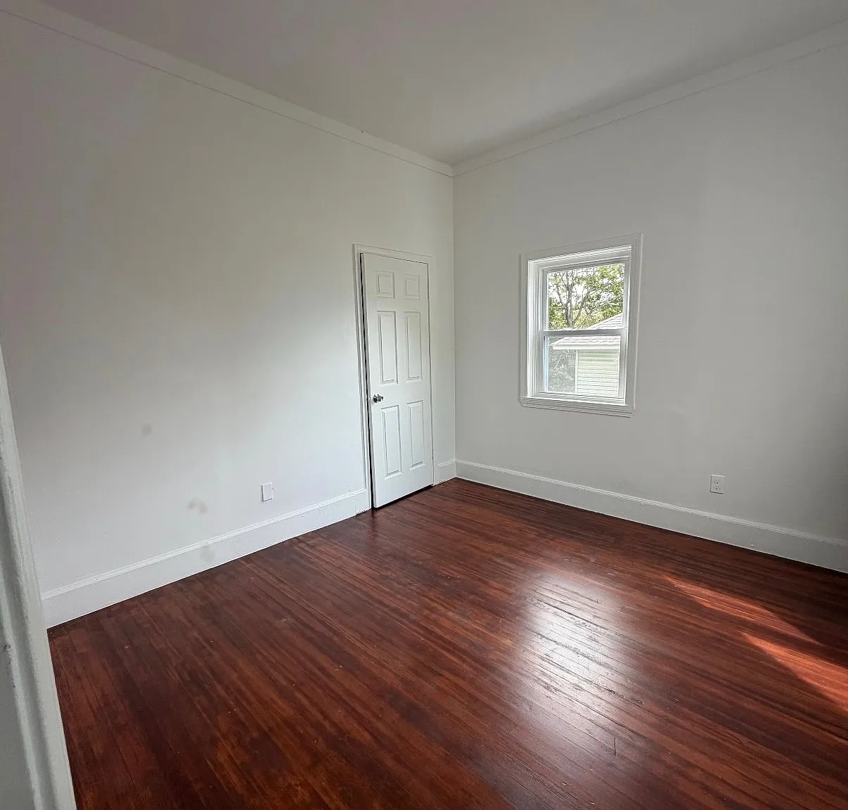 3 bed, 1200 sqft, $1,900 — Photo 4