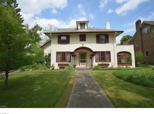 2901 Weymouth Rd, Shaker Heights, OH 44120