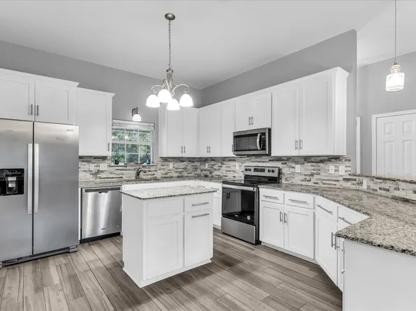 7 Market Loop, Morgans Pt Resort, TX 76513