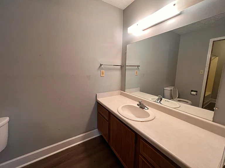 Pecan Manor Apartments — Photo 22
