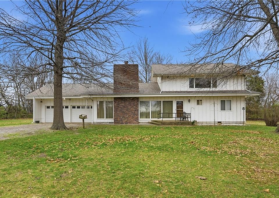 1st image of 1074 S 240th St