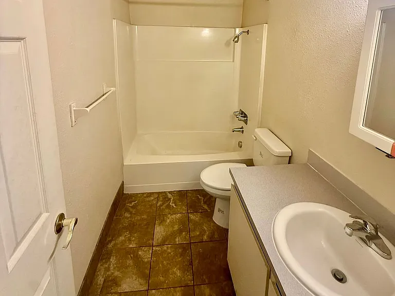 2124 Arthur St #12 — Photo 10