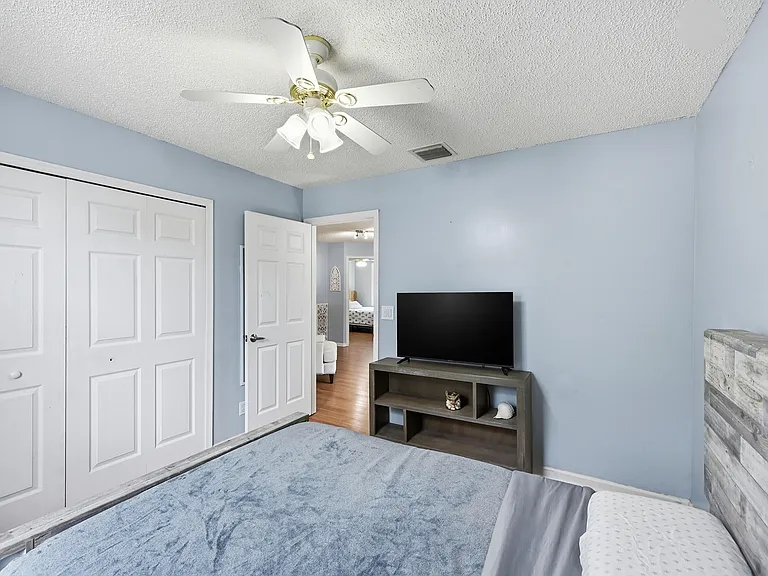 15073 Oak Chase Ct — Photo 33