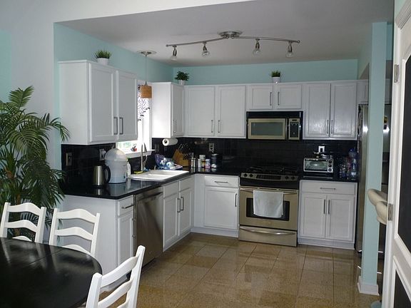 4th image of 7838 Silktree Pl