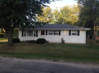 1208 N 10th St, Marshall, IL 62441