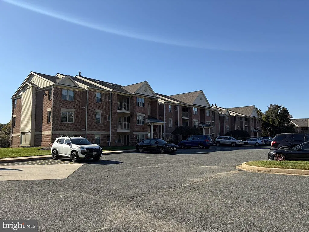 2 bed, 2.0 bath, 1070 sqft, $1,895 — Photo 4