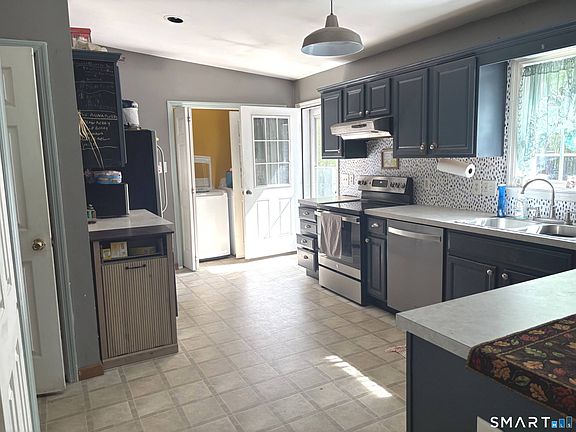 4th image of 871 Brook Road