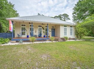 121 Ellis Van Fleet St, Apalachicola, FL 32320
