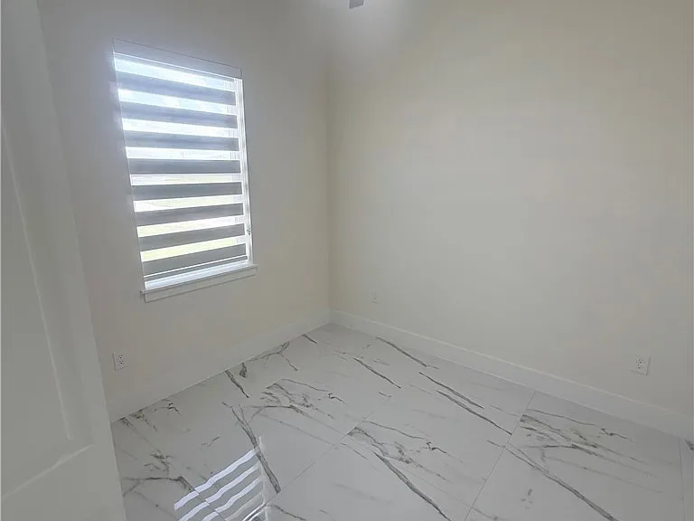 430 Petite Ave — Photo 38