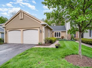 56 Creek Rdg, Pittsford, NY 14534