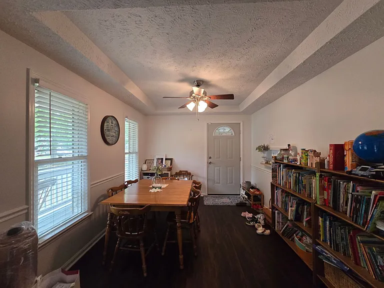 111 Greentree Dr — Photo 6