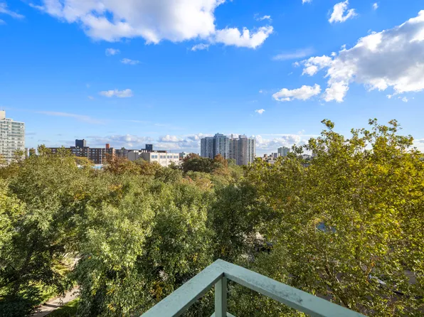 3750 Hudson Manor Terrace image 20 of 27