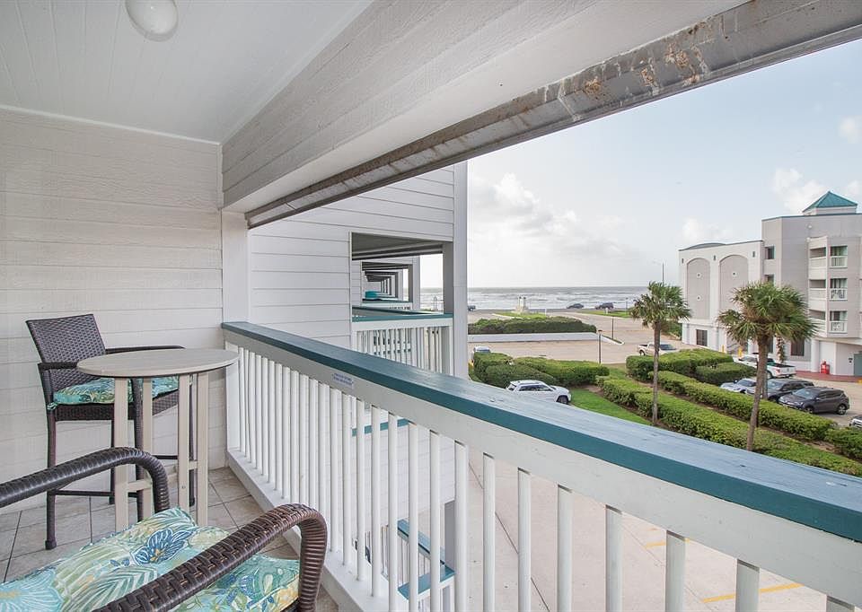 Relax and enjoy the Awesome view!