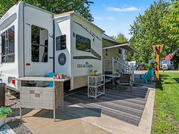 831 S Main St #210, Au Gres, MI 48703