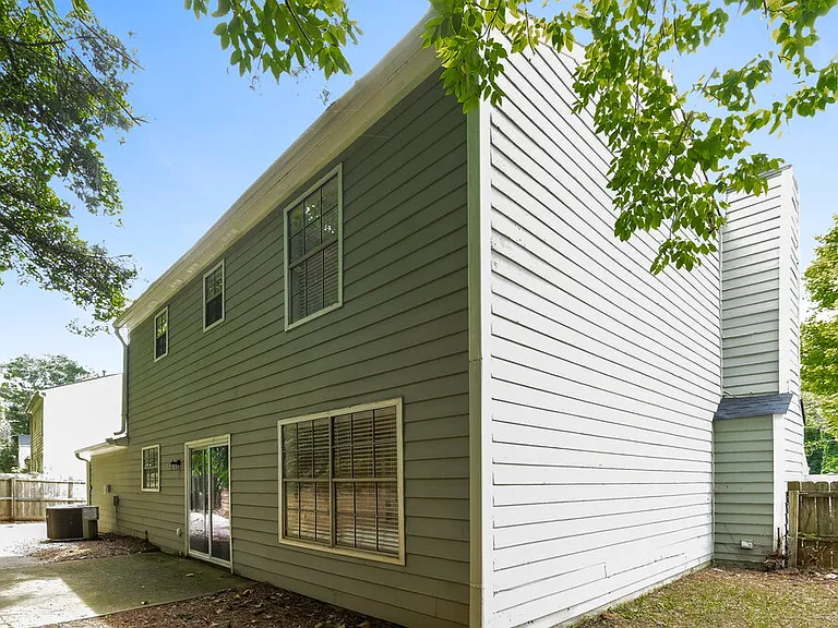 885 Trace Cir NE — Photo 17