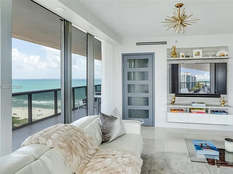 5875 Collins Ave #1807 — Photo 5