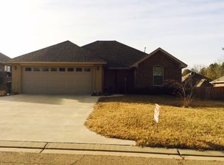211 Hedge Hill Dr, Calhoun, LA 71225