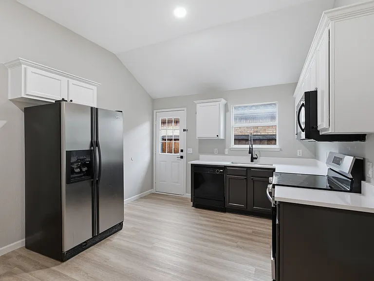 2051 Sunny Side Dr — Photo 14