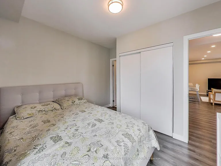 15 Queen St S #907 — Photo 13