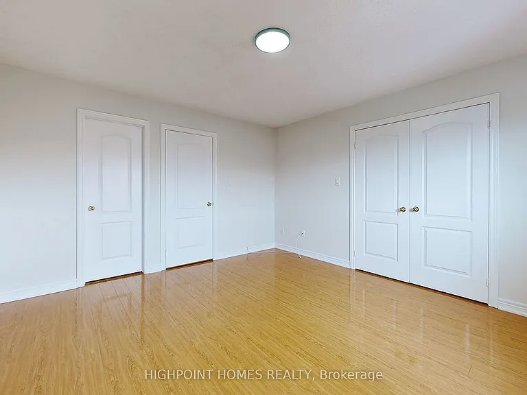 8 Martree Cres — Photo 12