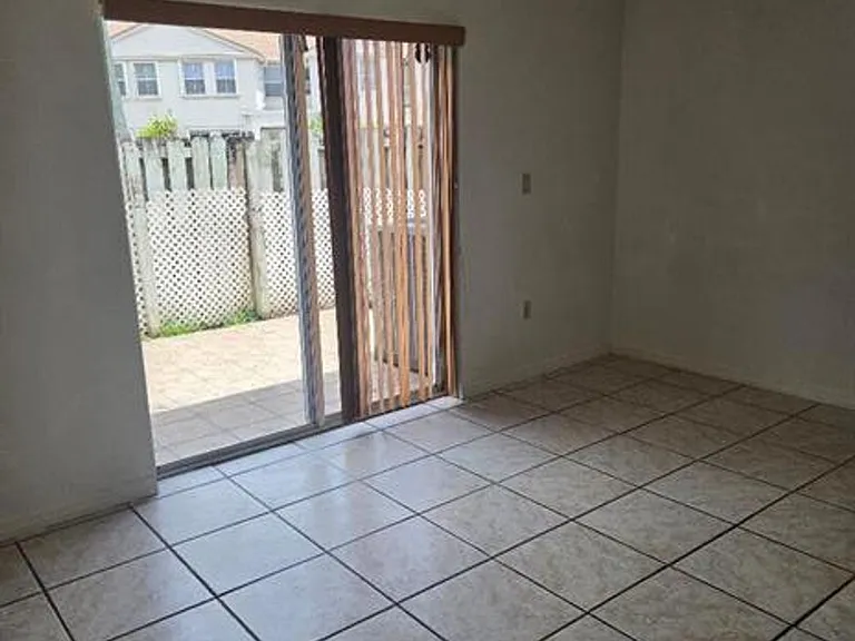 9187 Fontainebleau Blvd #Townhouse 419 — Photo 14