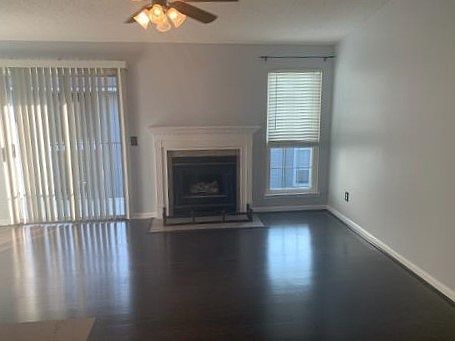 4th image of 121 Granville Ct