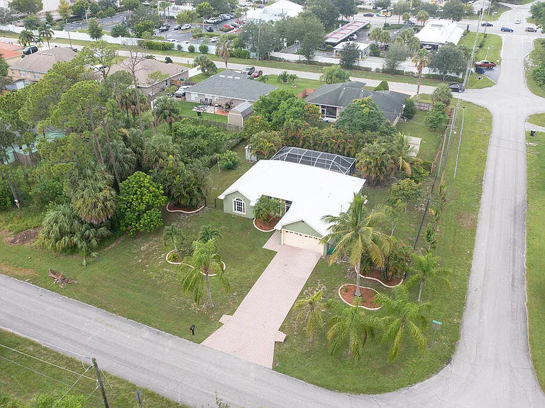 2741 SW Pierson Rd — Photo 44