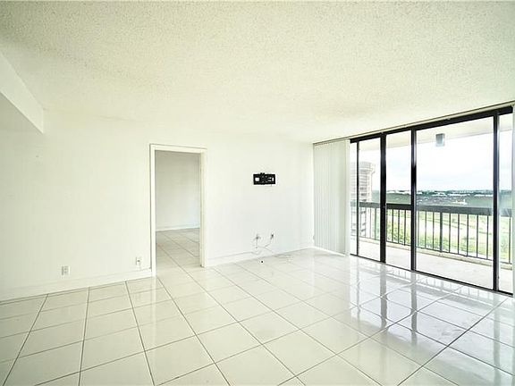 5th image of 2425 Presidential Way APT 1602
