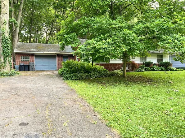 21900 Ulrich St, Clinton Township, MI 48036