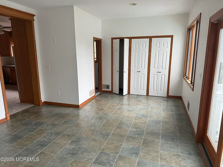 120 Garfield Ave — Photo 11