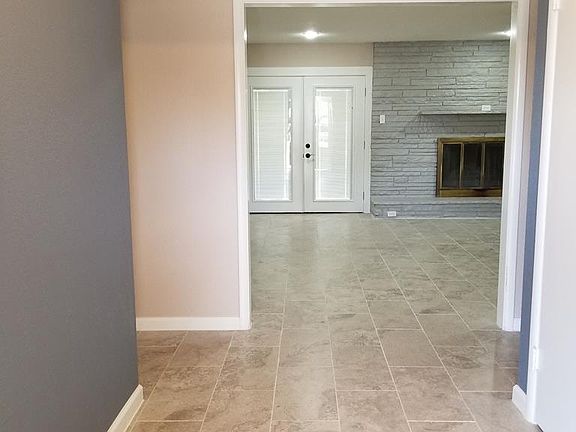 5th image of 1706 E Crescent Dr