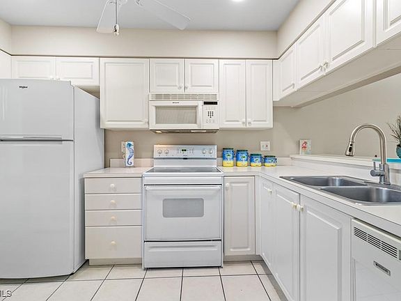 5th image of 14831 Park Lake Dr
