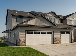5221 Harvest Square Pl NW, Rochester, MN 55901