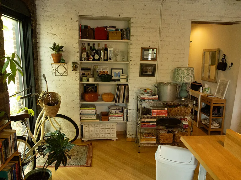 1430 W 29th St #6 — Photo 7