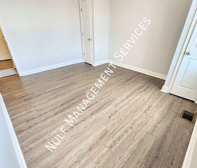 6010 Butler St — Photo 6
