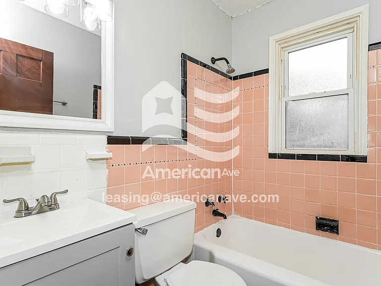1011625_010_main_bathroom_11.jpg