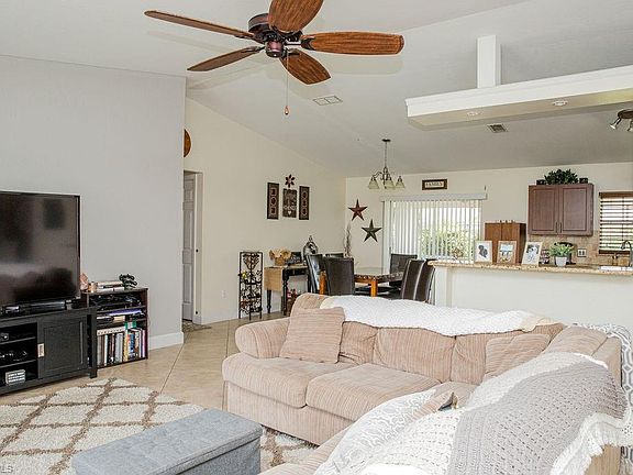 3rd image of 1057 Summerfield Dr