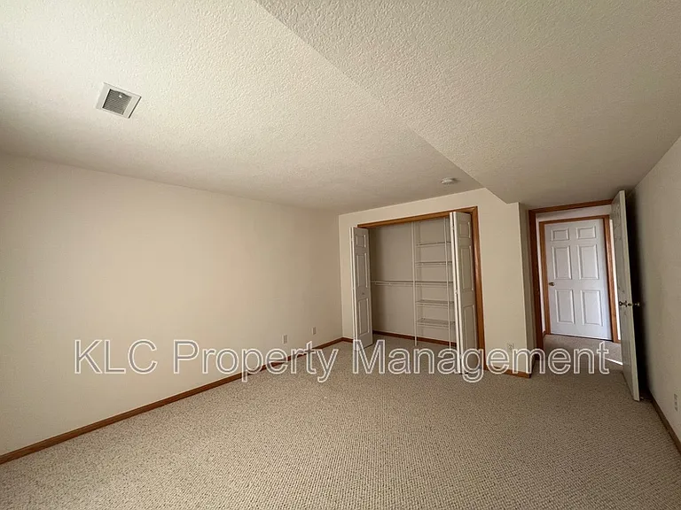 1725 S 50th St #192 — Photo 15