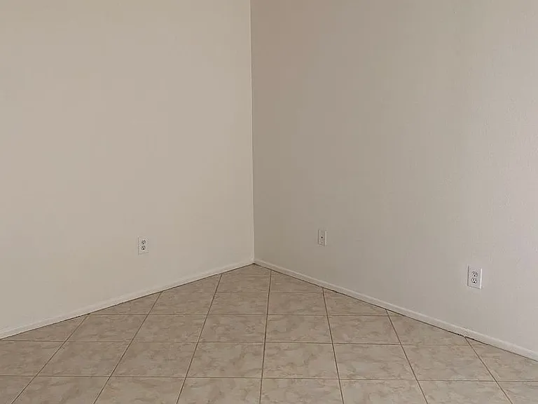 10231 Lawson Ave — Photo 11