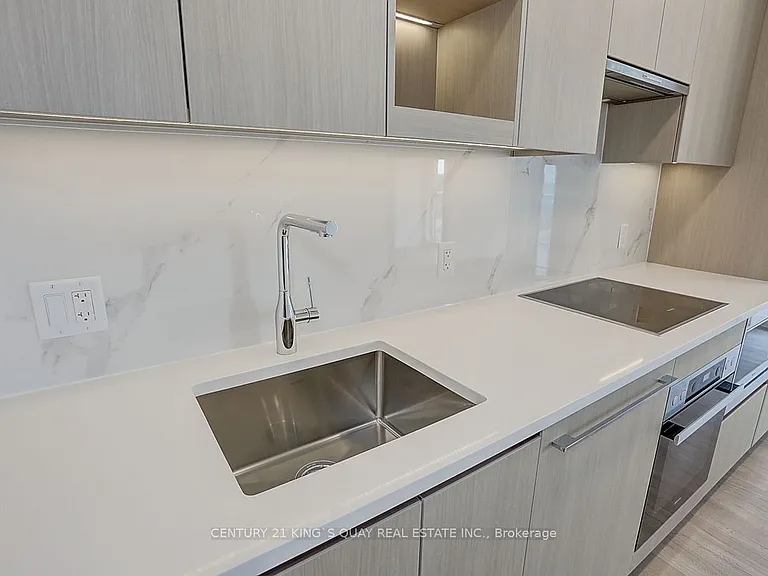 25 McMahon Dr #601 — Photo 21