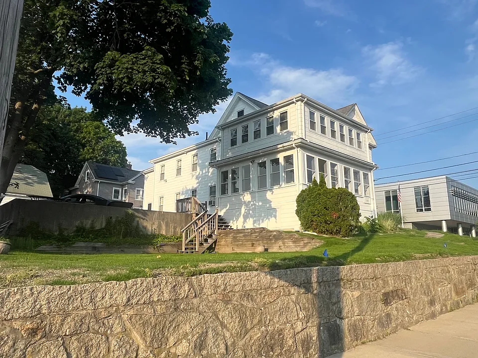 70 Park St #3