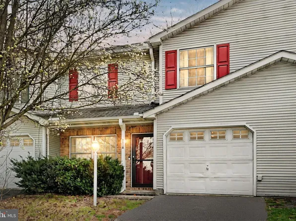 2818 Robin Rd, York, PA 17404