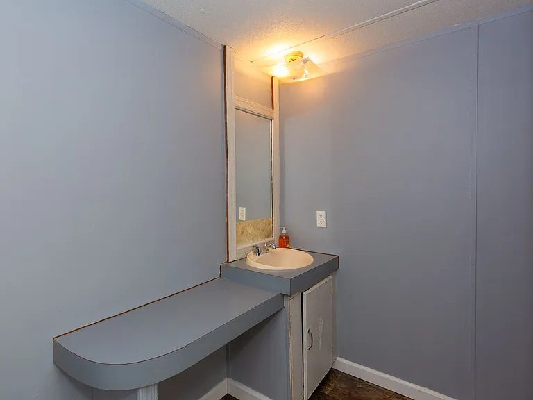 90 Fabric Dr — Photo 17