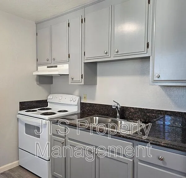 1515 V St #7 — Photo 4
