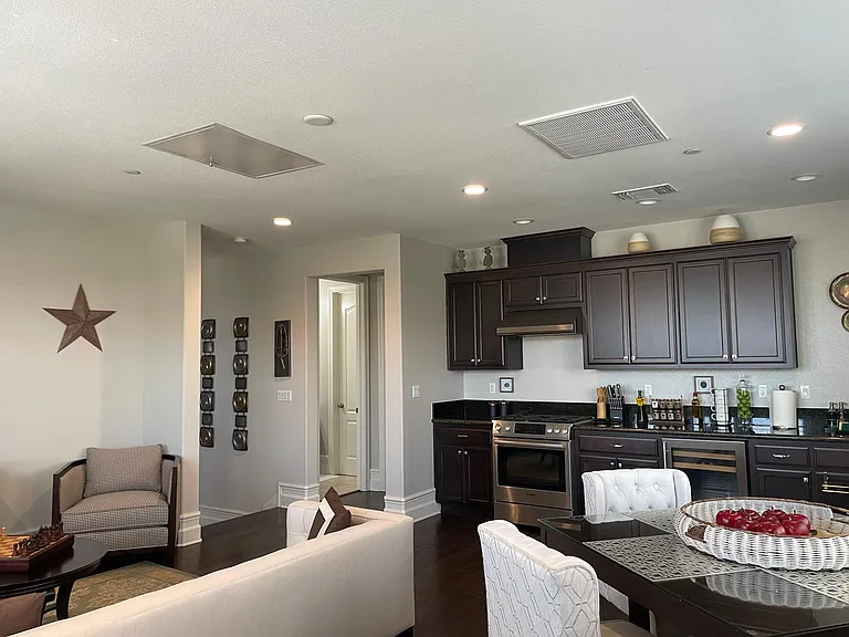 Silver Oaks Ln — Photo 5