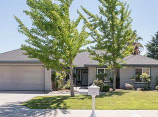10654 N Coronado Cir, Fresno, CA 93730