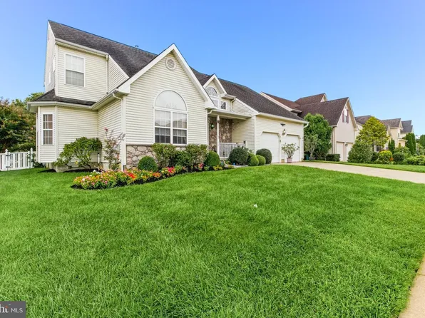15 Valley Forge Dr, Woolwich Township, NJ 08085