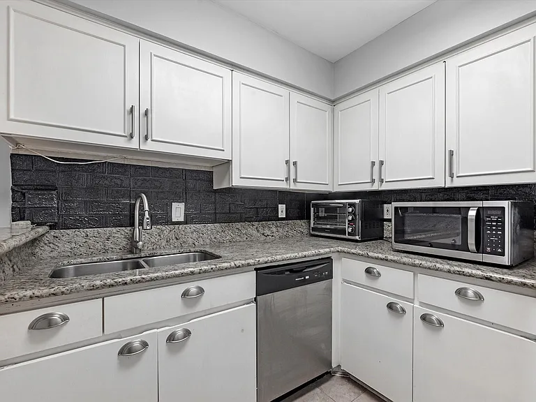 2647 Marilee Ln — Photo 12