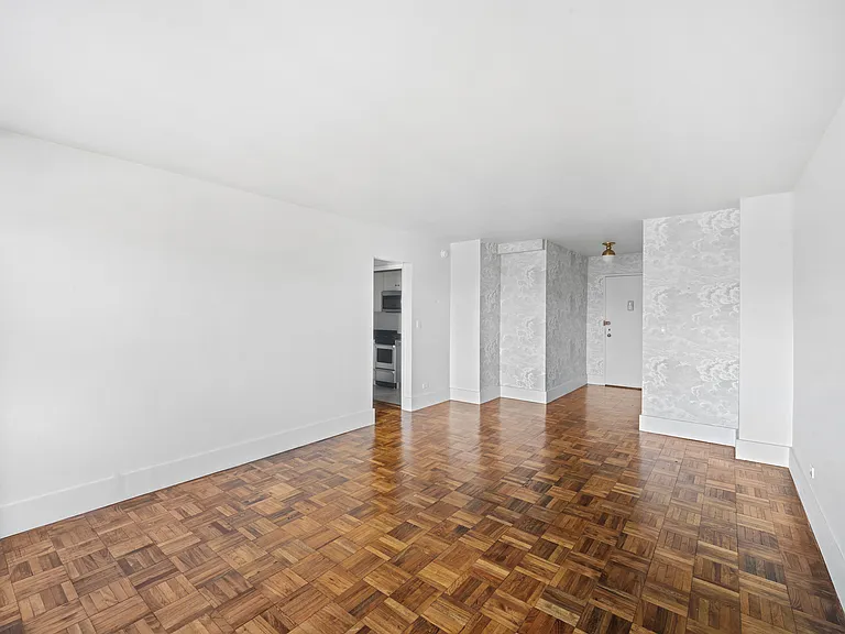 14 Horatio St #12K — Photo 5