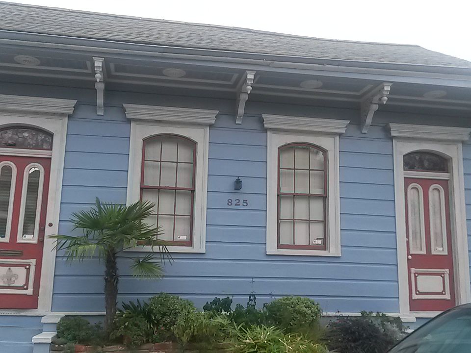 1st image of 825 Mandeville St